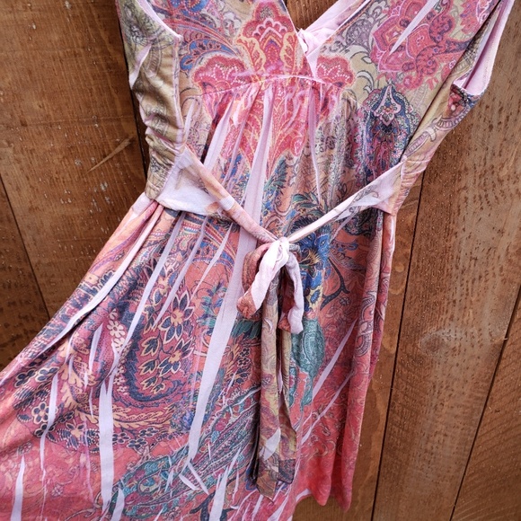 NQT Pink with multi color design Mini Dress Size L - Picture 3 of 4